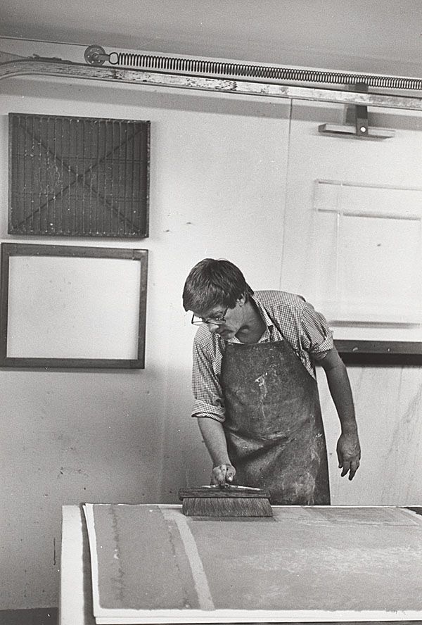 Black and white portrait photo of Kenneth Noland